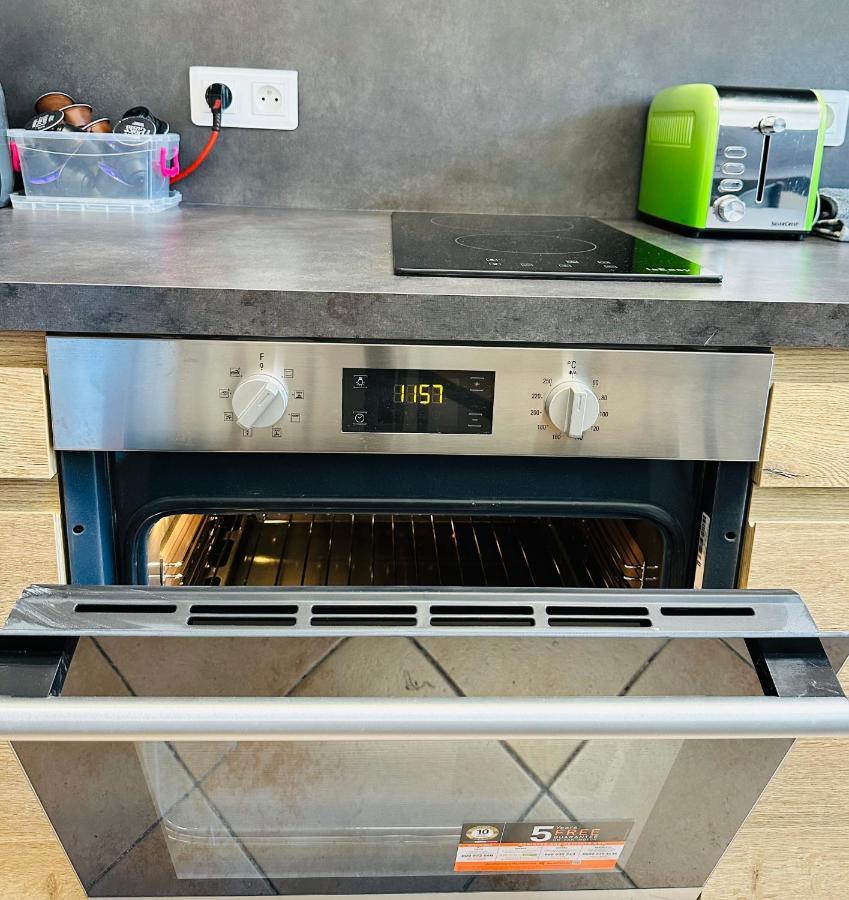The Nice - 3 Rooms, 3Air Cond, 3Tv, 3Fans, 2 Wc, Wifi Everywhere 5Min Aeroport, Train, Beach, 1Min Tram, 15 Min Centre, Port, Parking Possible Exteriör bild