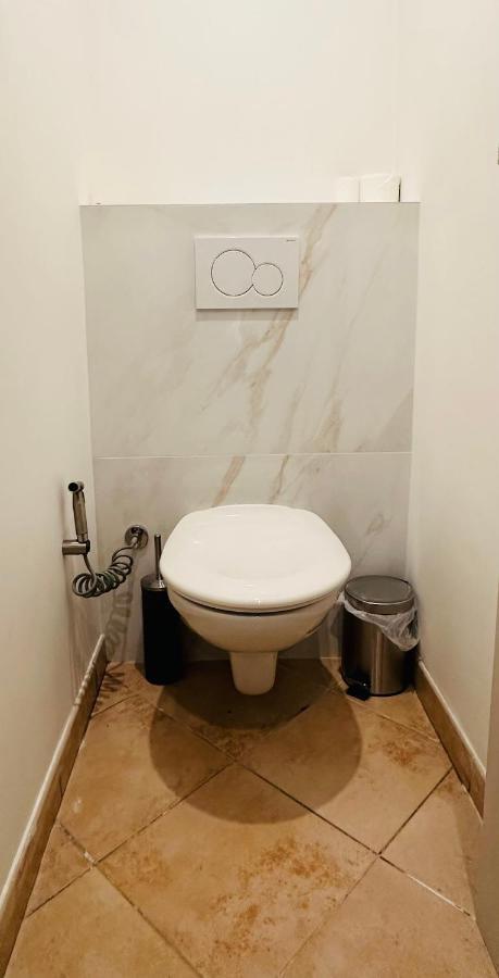 The Nice - 3 Rooms, 3Air Cond, 3Tv, 3Fans, 2 Wc, Wifi Everywhere 5Min Aeroport, Train, Beach, 1Min Tram, 15 Min Centre, Port, Parking Possible Exteriör bild