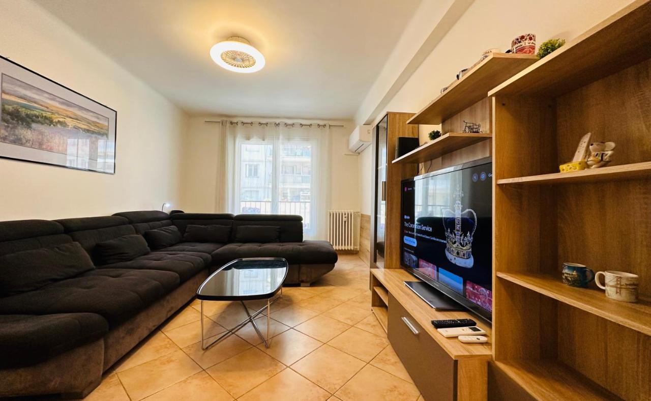 The Nice - 3 Rooms, 3Air Cond, 3Tv, 3Fans, 2 Wc, Wifi Everywhere 5Min Aeroport, Train, Beach, 1Min Tram, 15 Min Centre, Port, Parking Possible Exteriör bild