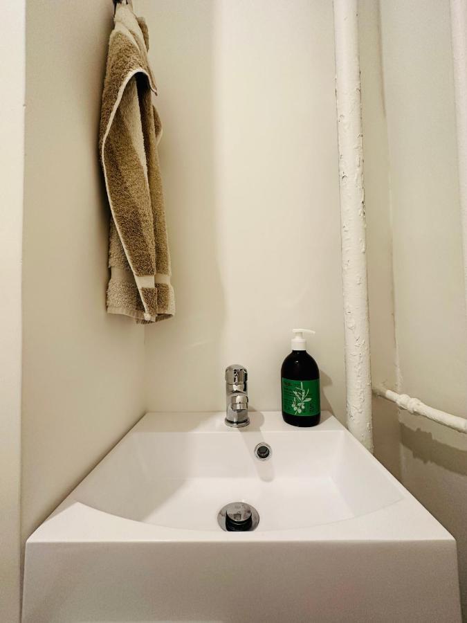 The Nice - 3 Rooms, 3Air Cond, 3Tv, 3Fans, 2 Wc, Wifi Everywhere 5Min Aeroport, Train, Beach, 1Min Tram, 15 Min Centre, Port, Parking Possible Exteriör bild